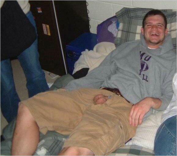 college-guy-nude-straight.jpg